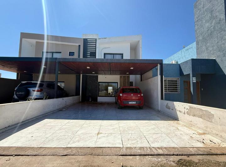 Casa · 180m² · 5 Ambientes