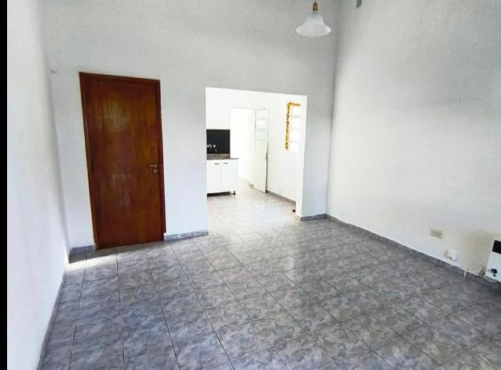 Casa · 180m² · 9 Ambientes · 1 Cochera