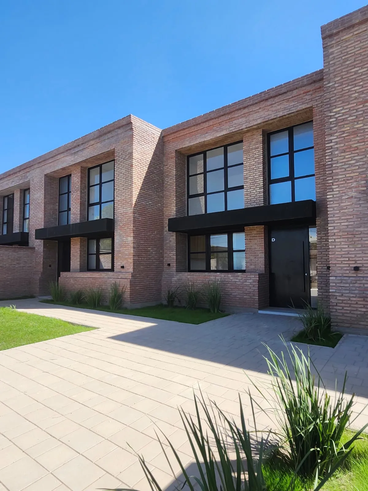 EN VENTA O ALQUILER– DÚPLEX