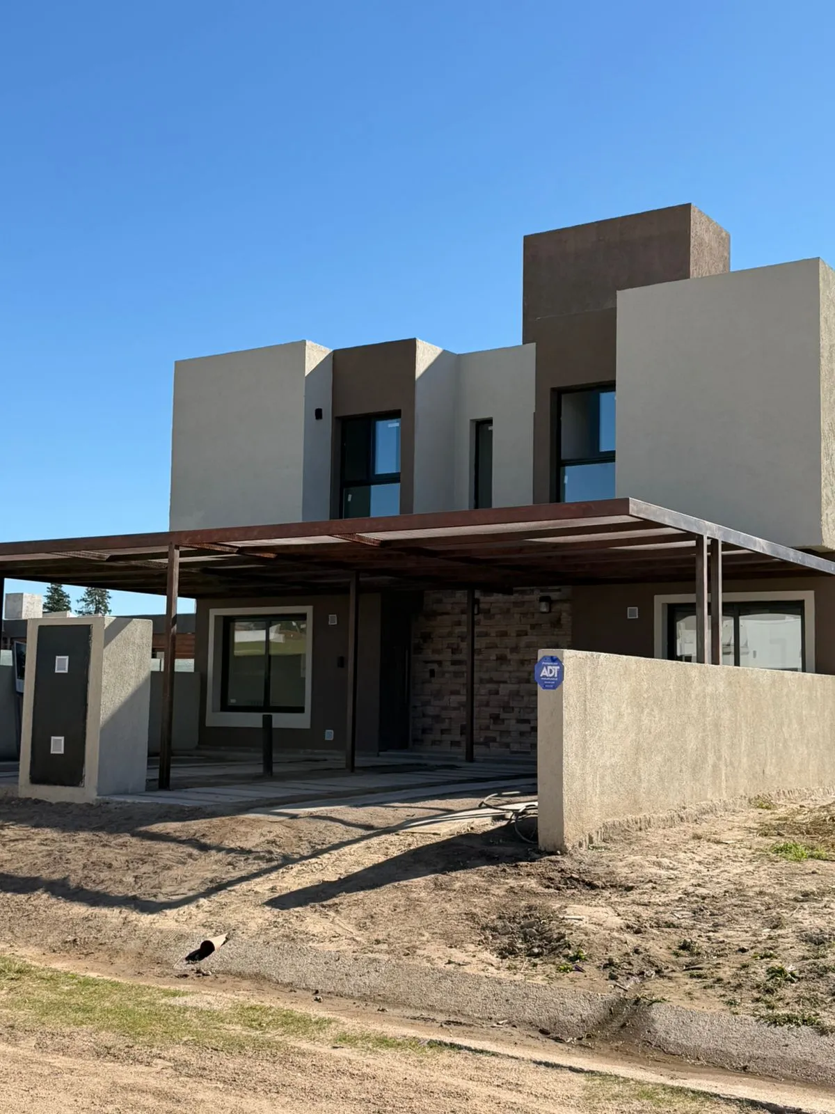 Vendo Duplex en Barrio Foresta