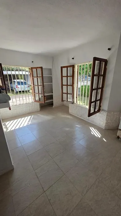 DEPARTAMENTO EN ALQUILER – 2 DORMITORIOS – COCHERA – Bº ARGÜELLO