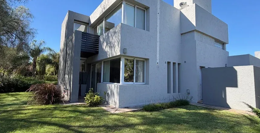 VENTA CASA 4 DORMITORIOS SAN ISIDRO VILLA ALLENDE