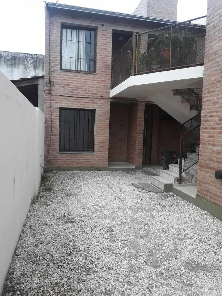 DEPTO 2 DOR EN ALQUILER EN PADRE LUIS MONTI 2257 EN B PUEYRREDON