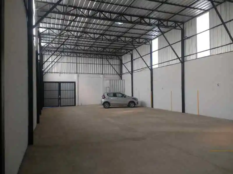 VENDO GALPON 250 Mts en B° Zumaran  (cocheras)