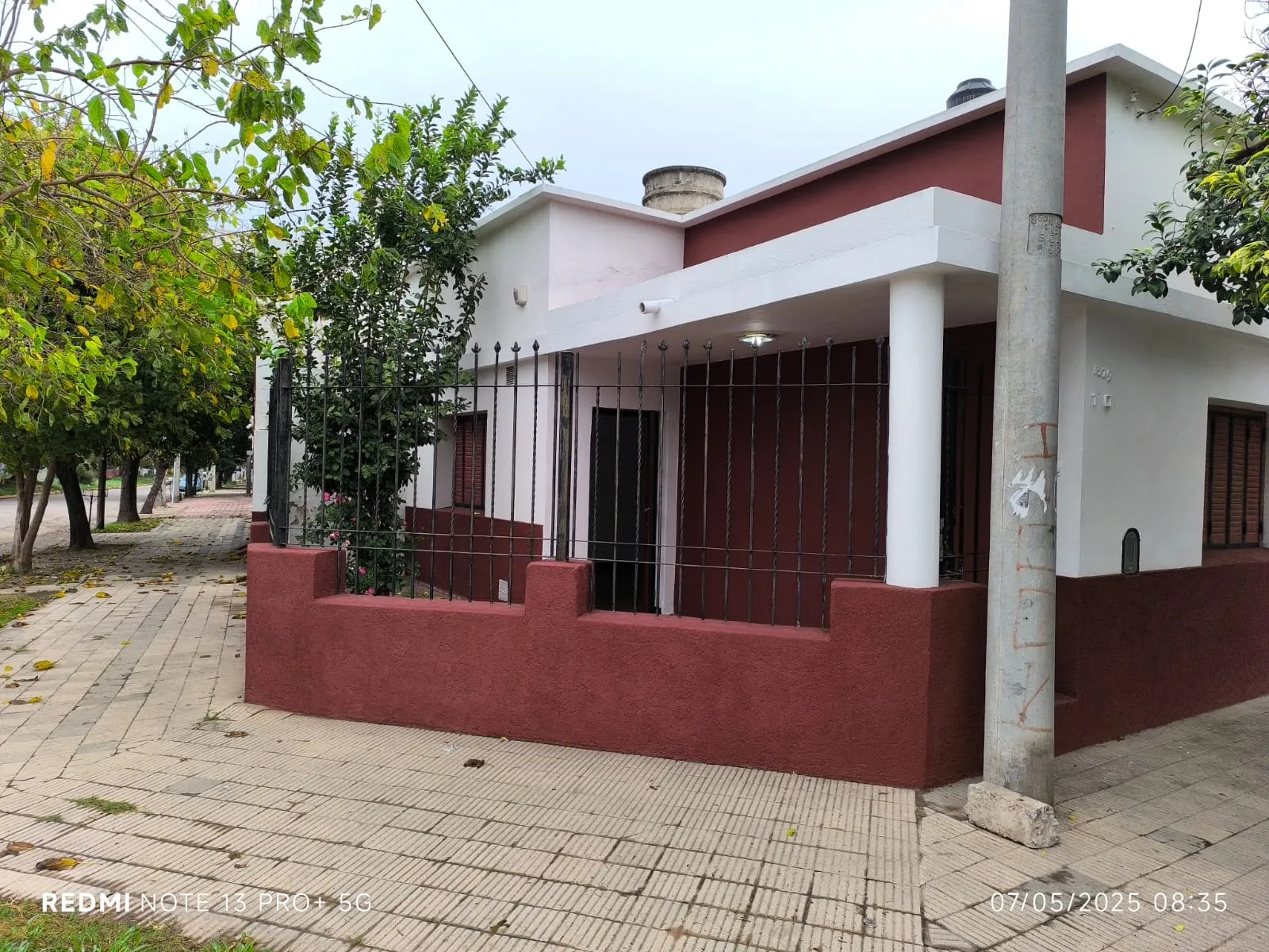 Alquilo casa 2 dorm cochera B*Los Paraisos