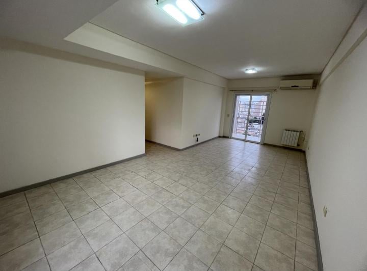 Departamento · 90m² · 5 Ambientes · 1 Cochera