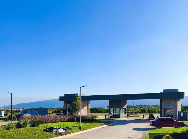 Terreno · 450m²