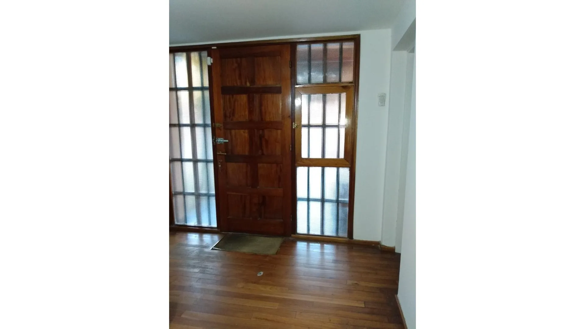 A pasos del Jockey Club - Terreno: 516m² Sup Cub: 270m²