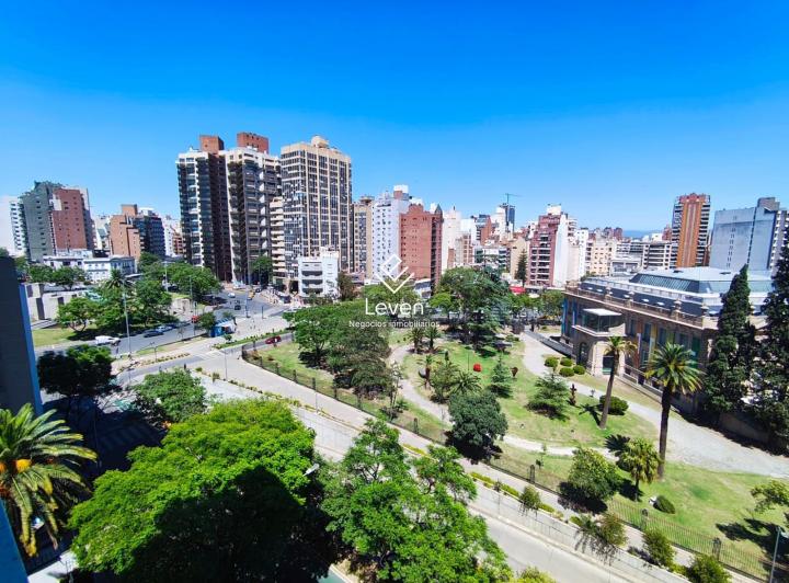 Departamento · 198m² · 6 Ambientes · 1 Cochera