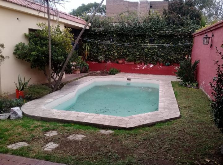 Casa · 157m² · 10 Ambientes · 2 Cocheras