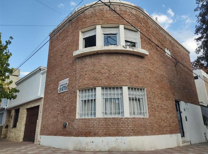 Casa · 173m² · 4 Ambientes · 1 Cochera