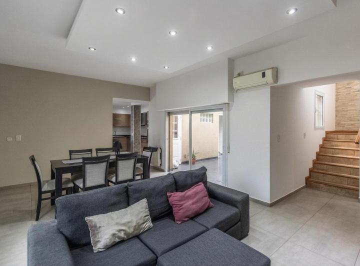 Casa · 162m² · 5 Ambientes · 1 Cochera