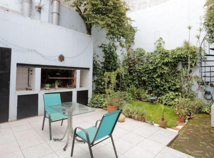 Casa · 270m² · 6 Ambientes · 2 Cocheras