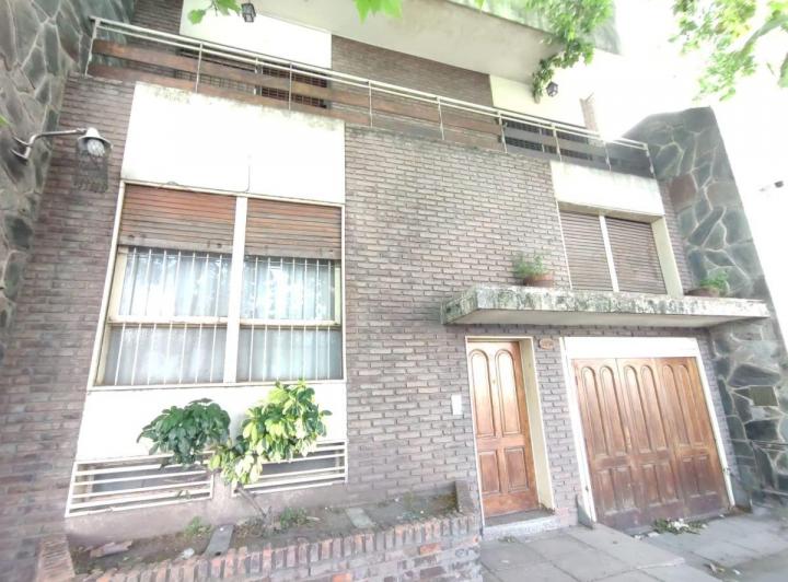 Casa · 334m² · 5 Ambientes · 2 Cocheras