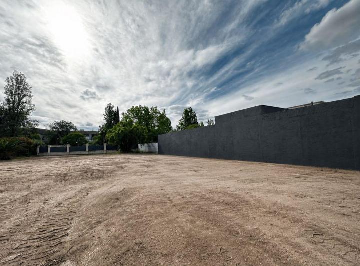 Terreno · 702m²