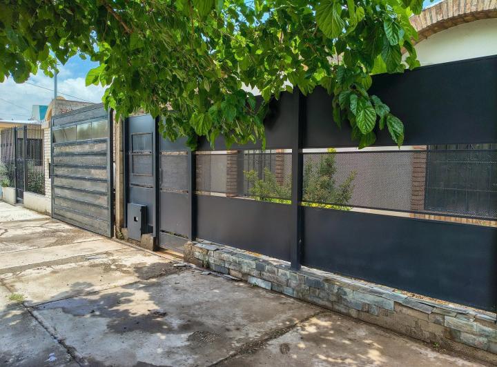 Casa · 51m² · 4 Ambientes · 1 Cochera