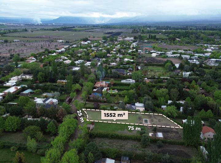 Terreno · 1552m²