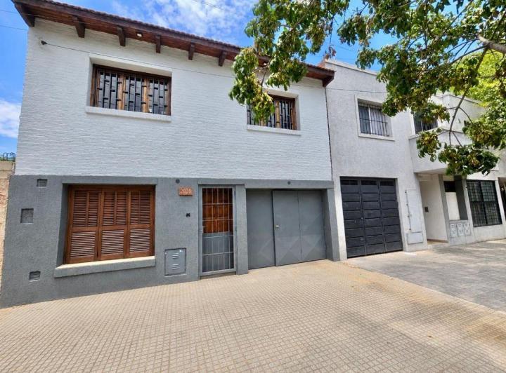 Casa · 109m² · 5 Ambientes · 1 Cochera