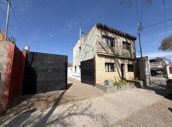 Terreno · 677m²