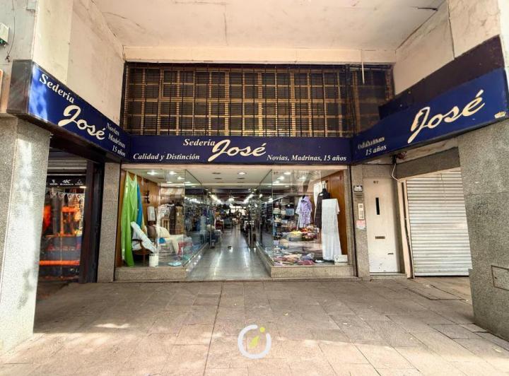 Local comercial · 442m²