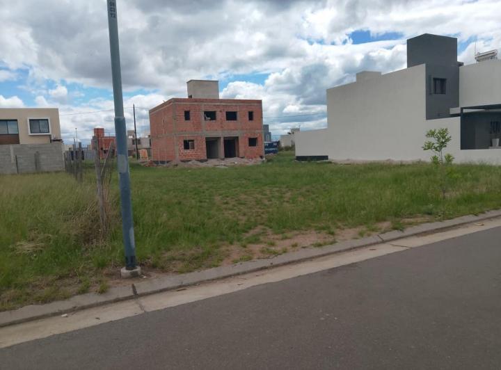 Terreno · 250m²