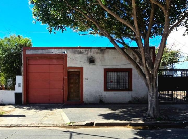 Casa · 240m² · 4 Ambientes · 3 Cocheras