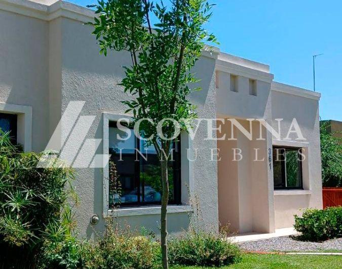 Casa · 153m² · 4 Ambientes · 1 Cochera