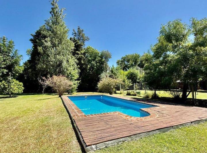 Casa · 228m² · 5 Ambientes · 3 Cocheras