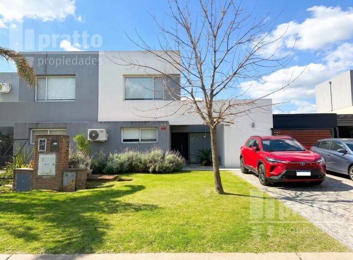 Casa · 100m² · 3 Dormitorios · 3 Cocheras