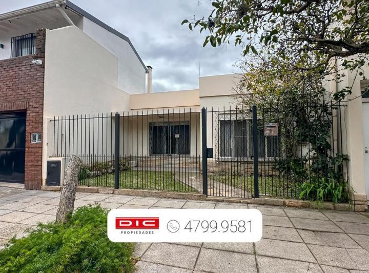 Casa · 135m² · 4 Ambientes · 2 Cocheras