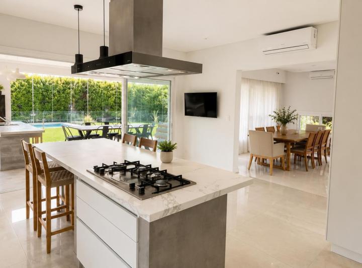 Casa · 272m² · 5 Ambientes · 3 Cocheras