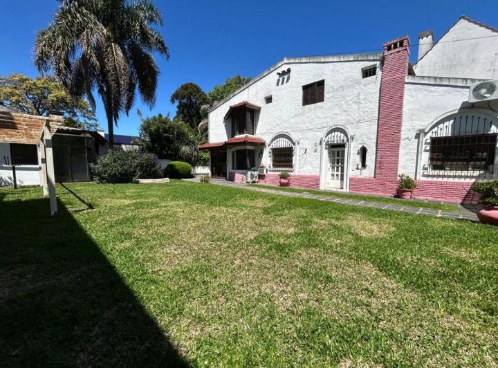 Casa · 373m² · 5 Ambientes · 1 Cochera