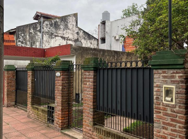 Casa · 60m² · 3 Ambientes · 3 Cocheras