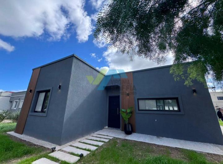 Casa · 134m² · 4 Ambientes · 2 Cocheras