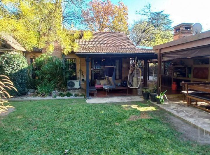 Casa · 107m² · 4 Ambientes · 2 Cocheras