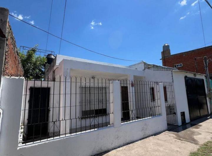 Casa · 80m² · 3 Ambientes · 1 Cochera