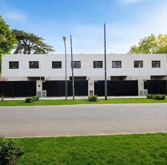 Casa · 105m² · 4 Ambientes · 1 Cochera