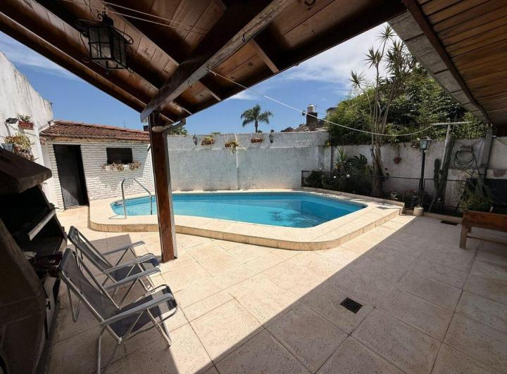 Casa · 100m² · 4 Ambientes · 1 Cochera