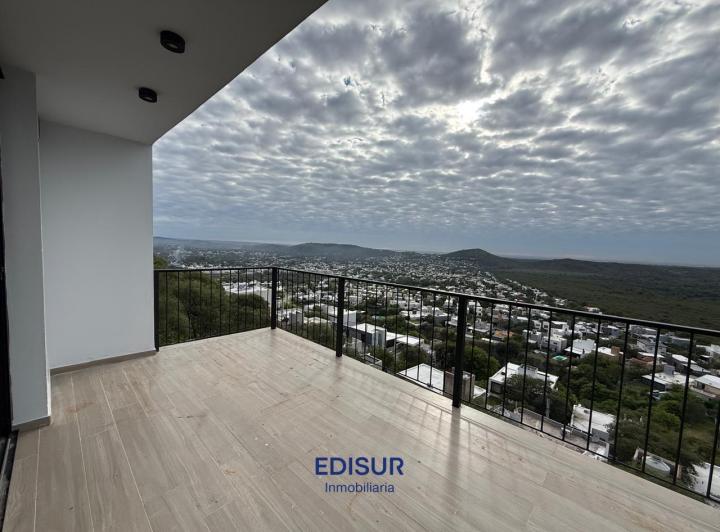 Casa · 130m² · 4 Ambientes · 2 Cocheras