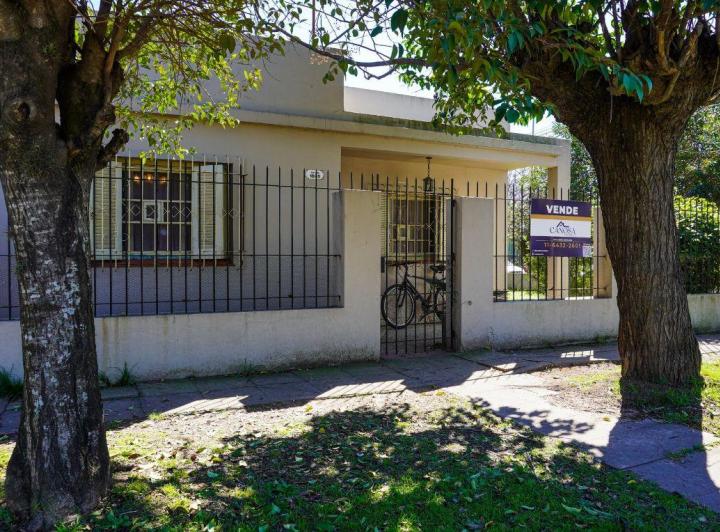 Casa · 128m² · 4 Ambientes · 1 Cochera