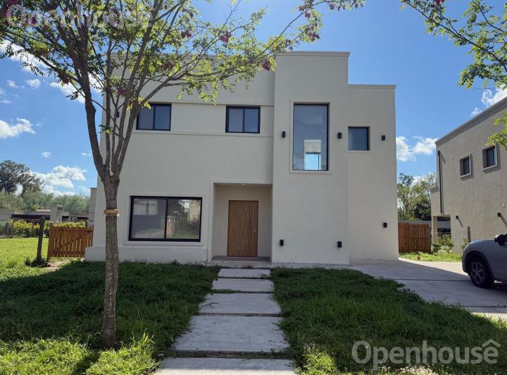Casa · 146m² · 5 Ambientes · 3 Cocheras