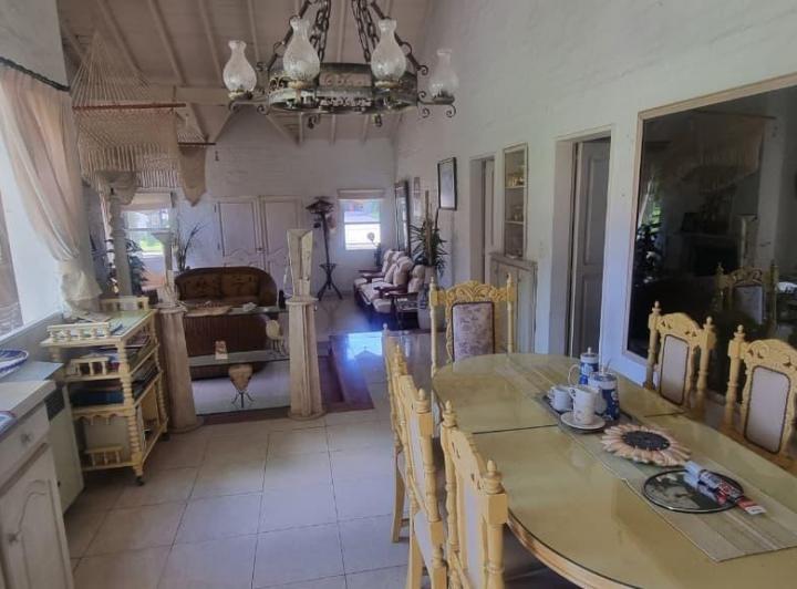 Casa · 262m² · 5 Ambientes · 2 Cocheras