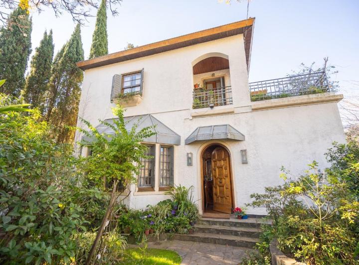 Casa · 355m² · 5 Ambientes · 2 Cocheras