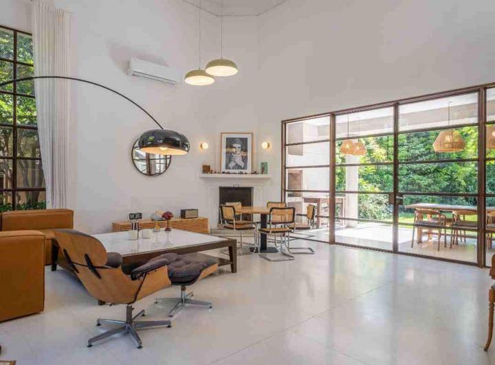 Casa · 247m² · 6 Ambientes · 2 Cocheras