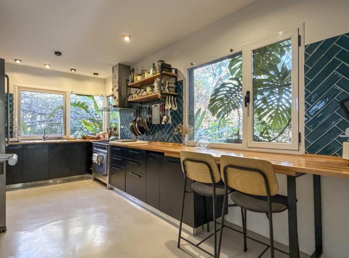 Casa · 180m² · 5 Ambientes · 2 Cocheras