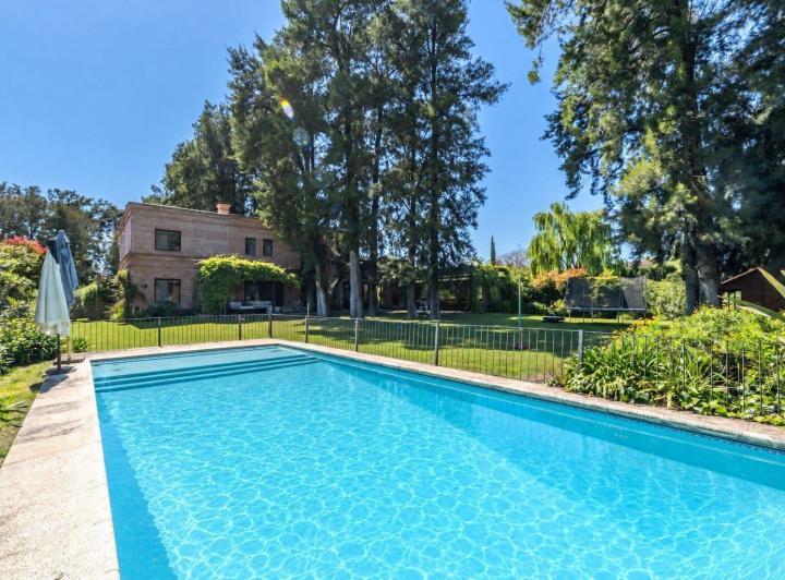 Casa · 274m² · 6 Ambientes