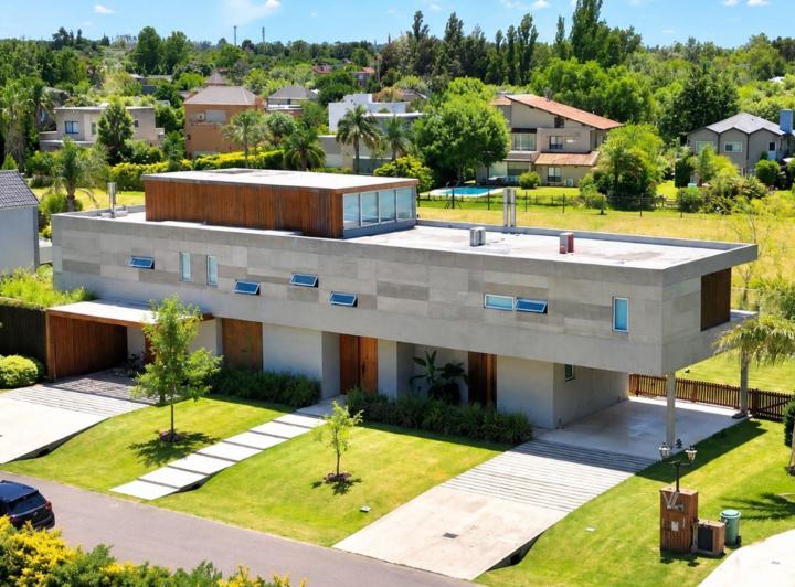 Casa · 600m² · 5 Ambientes · 6 Cocheras