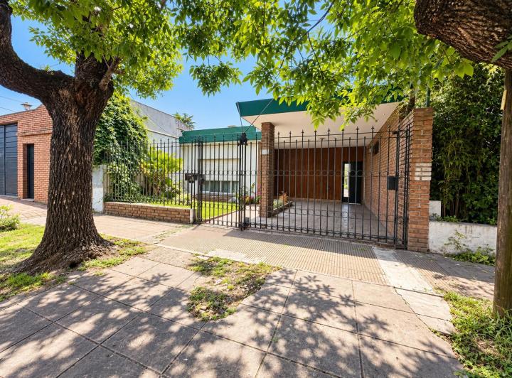 Casa · 190m² · 7 Ambientes · 2 Cocheras