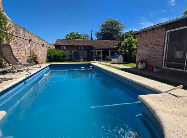 Casa · 175m² · 5 Ambientes · 2 Cocheras