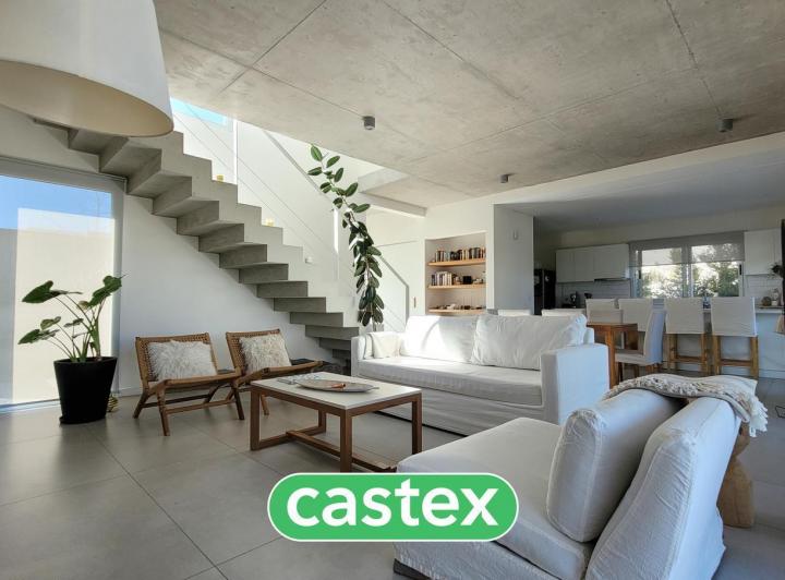 Casa · 195m² · 6 Ambientes